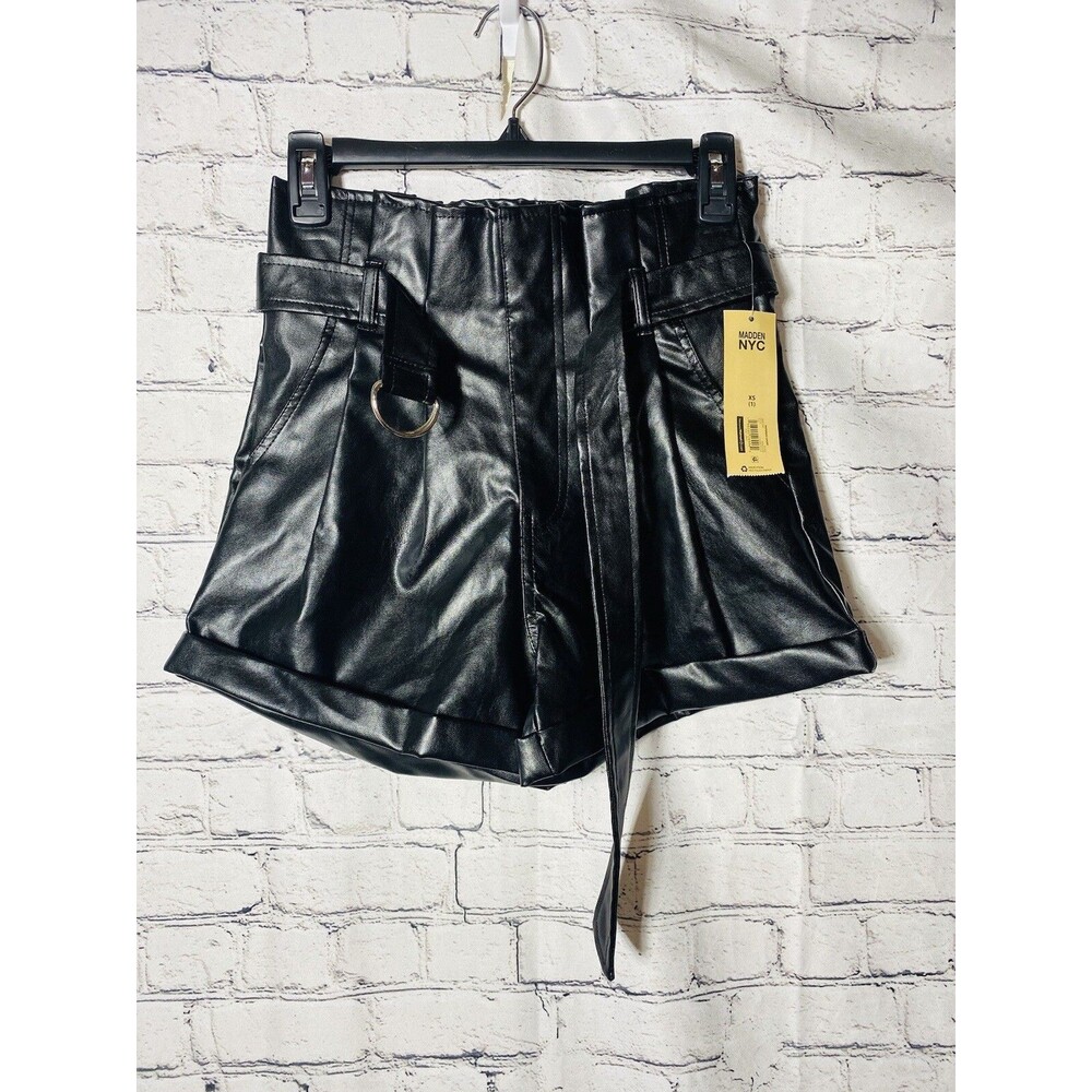 madden NYC Women’s black belted shorts size XS